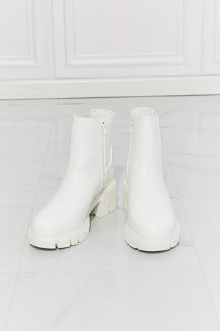 MMShoes What It Takes Lug Sole Chelsea Boots in White